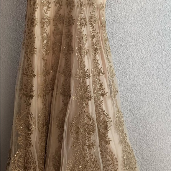 Dress - Picture 1 of 4